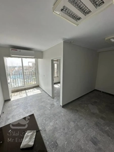 فروش واحد رو به افتاب نور مستقیم تاپ لوکیشن