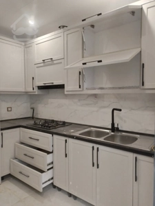 فروش واحد 190متر شیک با امکانات عالی در برج کاملا اداری