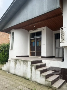 خانه ویلایی در مرکز شهر شیرگاه