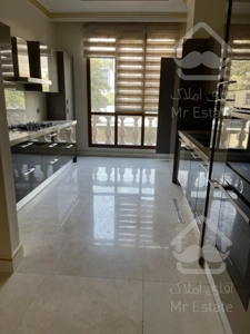 آپارتمان اجاره ۲۱۰ متری با ویو ۳۶۰ در اندرزگو