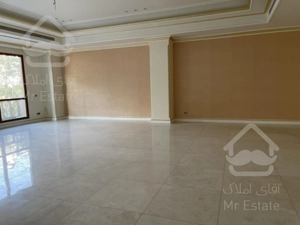 آپارتمان ۲۳۰ متری برای اجاره در نیاوران