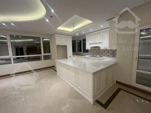 ۱۳۵ متر ۳ خوابه نوساز شهرک غرب