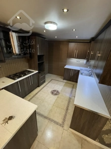 مستغلات دربستی۳۰۰ متر بنا در ۳طبقه/مسکونی و مشاغل