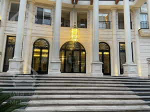 آپارتمان ۱۹۵ متری برای فروش در فرمانیه