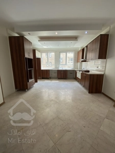 ۸۰ متر ۲ خواب رو به آفتاب چهارباغ شرقی