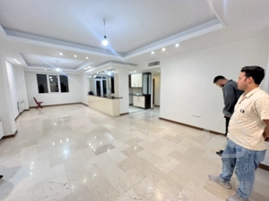 فروش آپارتمان ۱۱۰ متری ۵ ساله در فردوس غرب