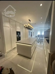 ۱۰۵متر دو خوابه سالن پرده خور تاپ لوکین