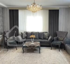 ۸۲ متر | سالن پرده خور | جنوبی باغ فیض