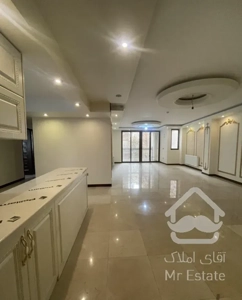 200 متر دروس تاپ لوکیشن