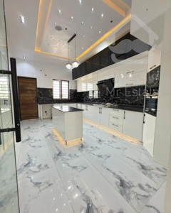 ۹۰ متر/شیک و نوساز/با بالکن و امکانات کامل