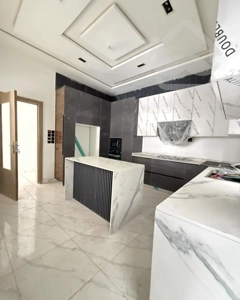 آپارتمان ۸۷ متری/طبقه اول/نما گرانیت/تخلیه