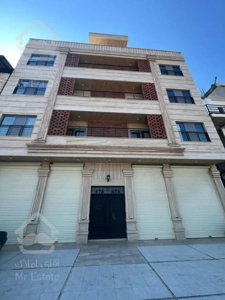 اپارتمان بر جاده اصلی