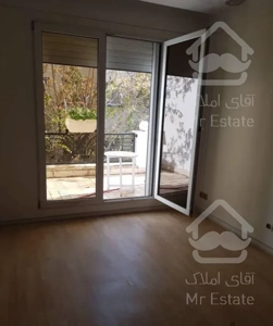 200 متر لوکیشن تاپ پاسداران