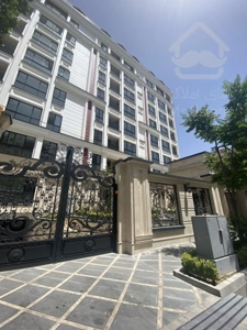 فروش آپارتمان ۲۵۰ متری ۲ خوابه با سوئیت نوساز