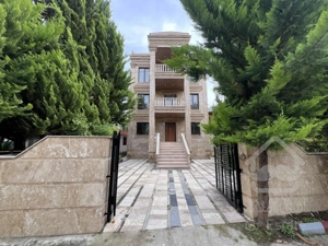 فروش ویلا شهرکی استخردار ۳۰۰ متر/مدارک کامل/لتینگان نوشهر