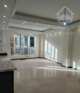 ۸۵ متری/ سالن پرده خور / با پارکینگ و انباری