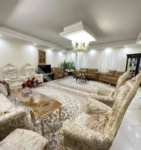 ۷۹متر/۲خواب/سالن‌ پرده خور/رو به آفتاب