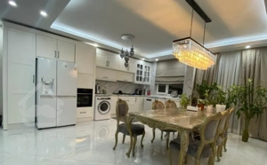 آپارتمان ۱۲۰ متری/ ۳خواب / فول / خ خردمند جنوبی