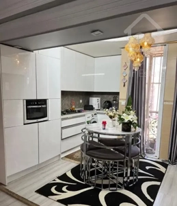 تهرانپارس۸۶ متری فول ۸ ساله