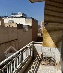 آپارتمان۱۱۸ متری/طبقه سوم مشتاق خیابان حمزه جنوبی