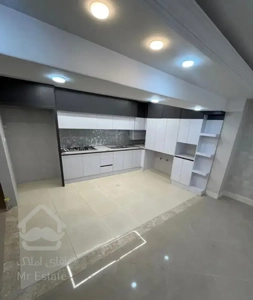 اپارتمان 125 متری /سه خوابه /گلخانه چهاراه بنفشه