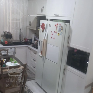 ۴۴ متر چسب مترو