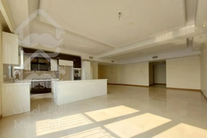 190متر ازگل/تراس چینشی/2 پارکینگ/غرق نور