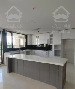 اقدسیه/۲۰۰متر/کلید نخورده/۳پارکینگ سندی