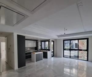 ۸۸ متر*دو خواب*سالن پرده خور*غرق نور