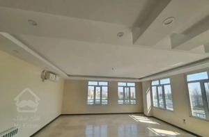 آپارتمان ۱۳۳متری /کلید نخورده/تاپ لوکیشن