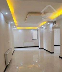 آپارتمان۱۱۰ متری نوساز پارکینگ مسقف (اول گیلاوند)