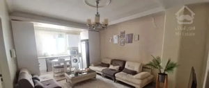 ۴۲ متر سالن نورگیر خوش چیدمان و باسازی شده