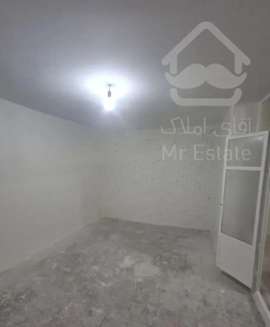 کن حدودا ۴۰متر تازه نقاشی شده