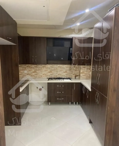 ۸۰ متر/فول امکانات/نوساز/گلاب