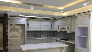 ۱۵۰ متر / ۳ خواب / ۲ پارکینگ سندی / گلزار