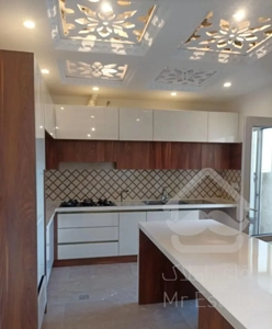 145متر/3خواب/9ساله/تاپ لوکیشن منطقه