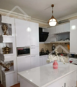 آپارتمان/ 88 متری / پارکینگ سندی