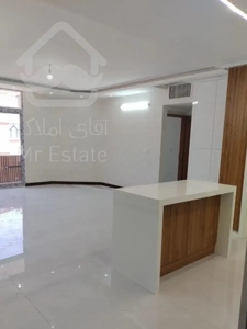 آپارتمان ۱۰۰ متر/طبقه اول/کوچه میخک بلوار سپاه