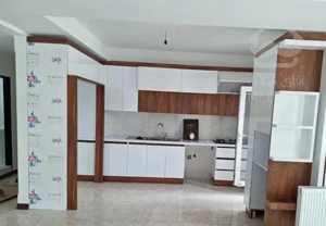 100مترطبقه7نزدیک خیابان و امکانات غرق نور ویوجنگل