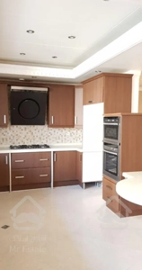 باغ فردوس / ۲۴۰ متر ۴ خواب