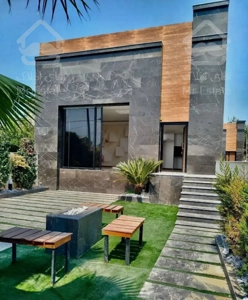 ویلامدرن200 متر/حیاط سازی شده/سندتک برگ