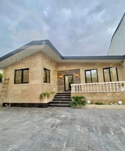 فروش ویلایی نوساز حیاط دار ۲۳۰ متری