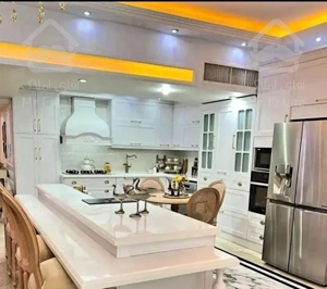 منظریه/۲۰۰متر۳خواب/جنوبی/بازسازی شده/غرق نور