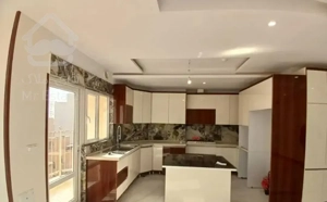 آپارتمان ۱۳۰ متر سه خوابه نوساز تک واحدی