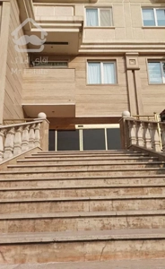 ۶۰ متر / نورگیر / مناسب