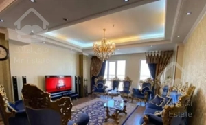 ۷۵متر، سالن پرده‌خور، فول امکانات، محله سرو