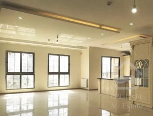 فروش آپارتمان ۲۵۵ متری ۴ خوابه در وکیل‌آباد