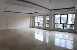 آپارتمان ۱۳۰متری سالن وسیع پرده خور