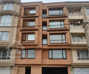 اجاره مسکونی ۱۳۶ متری شهرک بهارستان طبقه ۴