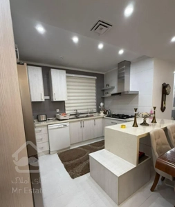 فروش آپارتمان ۱۰۰ متری ۲ خوابه در حکمت